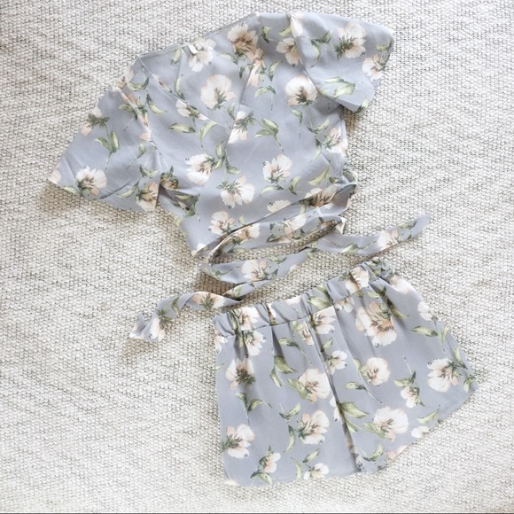 2 Pc Sexy Boho Wrap Crop Top Shorts Set NEW!! - Picture 4 of 6